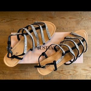 Just Fab Jeweled Sandals🖤